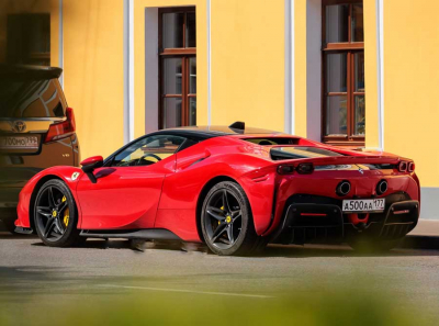 Якибчук и Агрисовгаз: как владелец Ferrari SF90 крышует миллиарды на тепличном бизнесе с нулевой прибылью