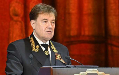Генеральная прокуратура предъявила обвинение председателю Верховного суда Момотову в связях с организованной преступностью и тайном владении сетью гостиниц на сумму 9 миллиардов рублей